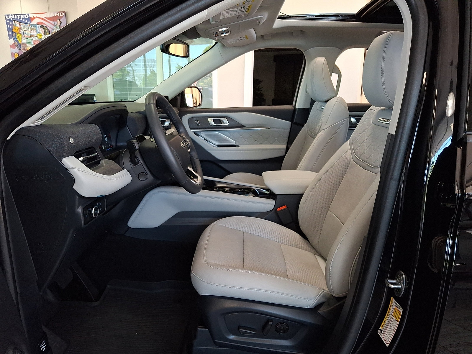 Certified 2025 Ford Explorer Platinum w/ Ultimate Package AWD/4WD image 18