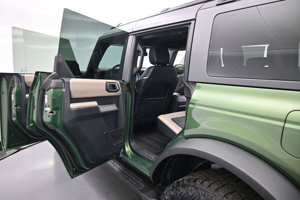 Certified 2022 Ford Bronco Wildtrak AWD/4WD image 18