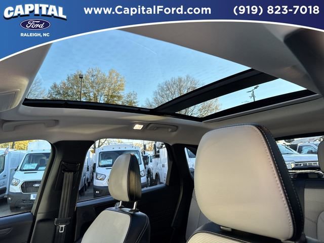 Certified 2025 Ford Escape Platinum w/ Premium Technology Package image 21