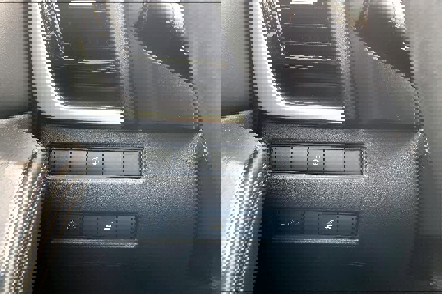 Used 2021 Nissan Rogue SL w/ Premium Package image 35