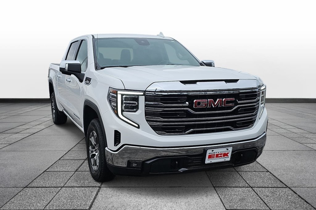 Used 2025 GMC Sierra 1500 SLT AWD/4WD image 3