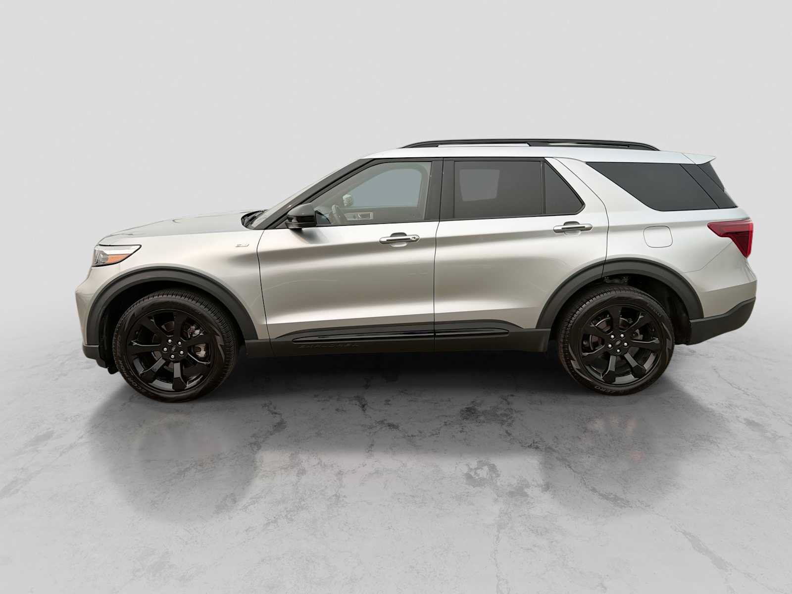 Certified 2024 Ford Explorer ST-Line w/ Class IV Trailer Tow Package AWD/4WD image 3