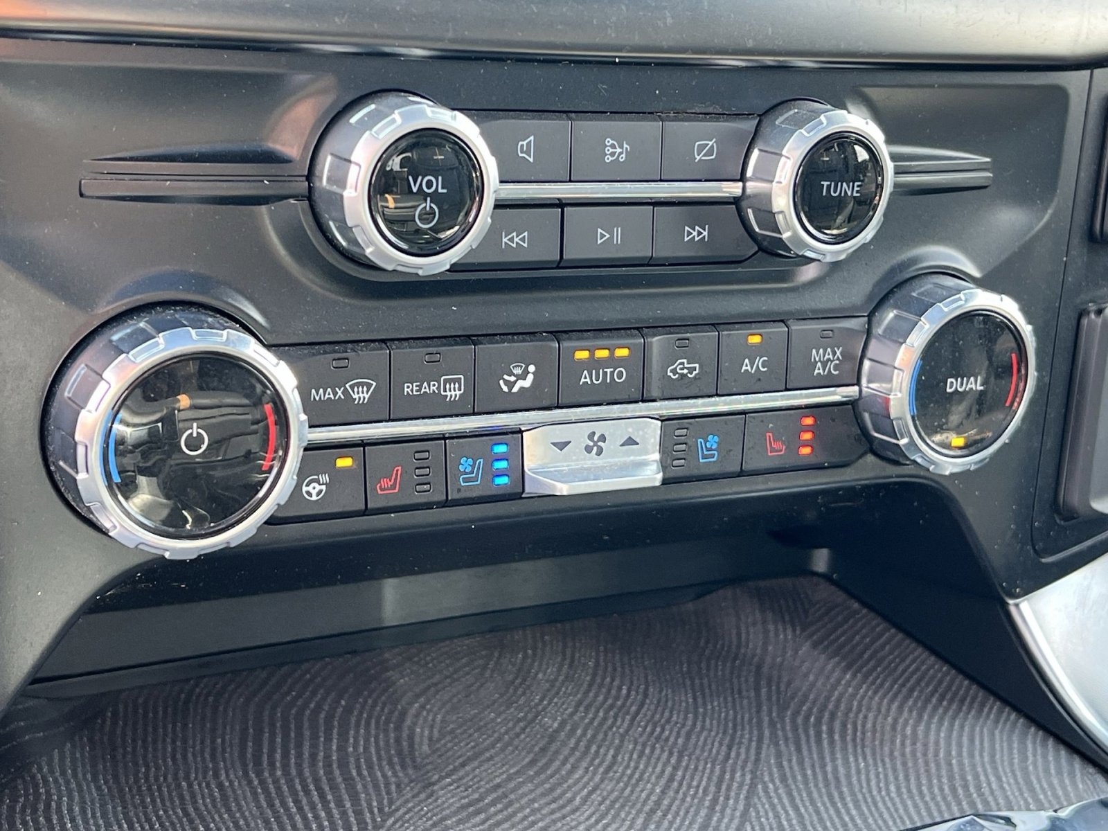 Certified 2023 Ford F150 Platinum w/ Equipment Group 701A High image 21