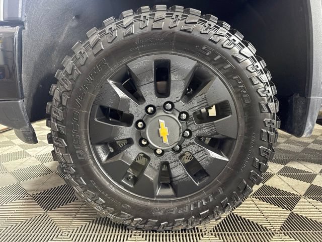 Used 2024 Chevrolet Silverado 2500 Custom w/ Custom Value Package AWD/4WD image 9