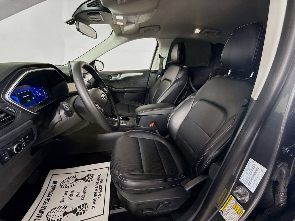Certified 2022 Ford Escape SEL w/ Technology Package FWD image 2