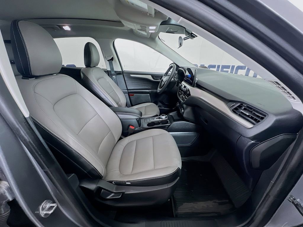 Certified 2022 Ford Escape SE w/ SE Sport Appearance Package AWD/4WD image 33