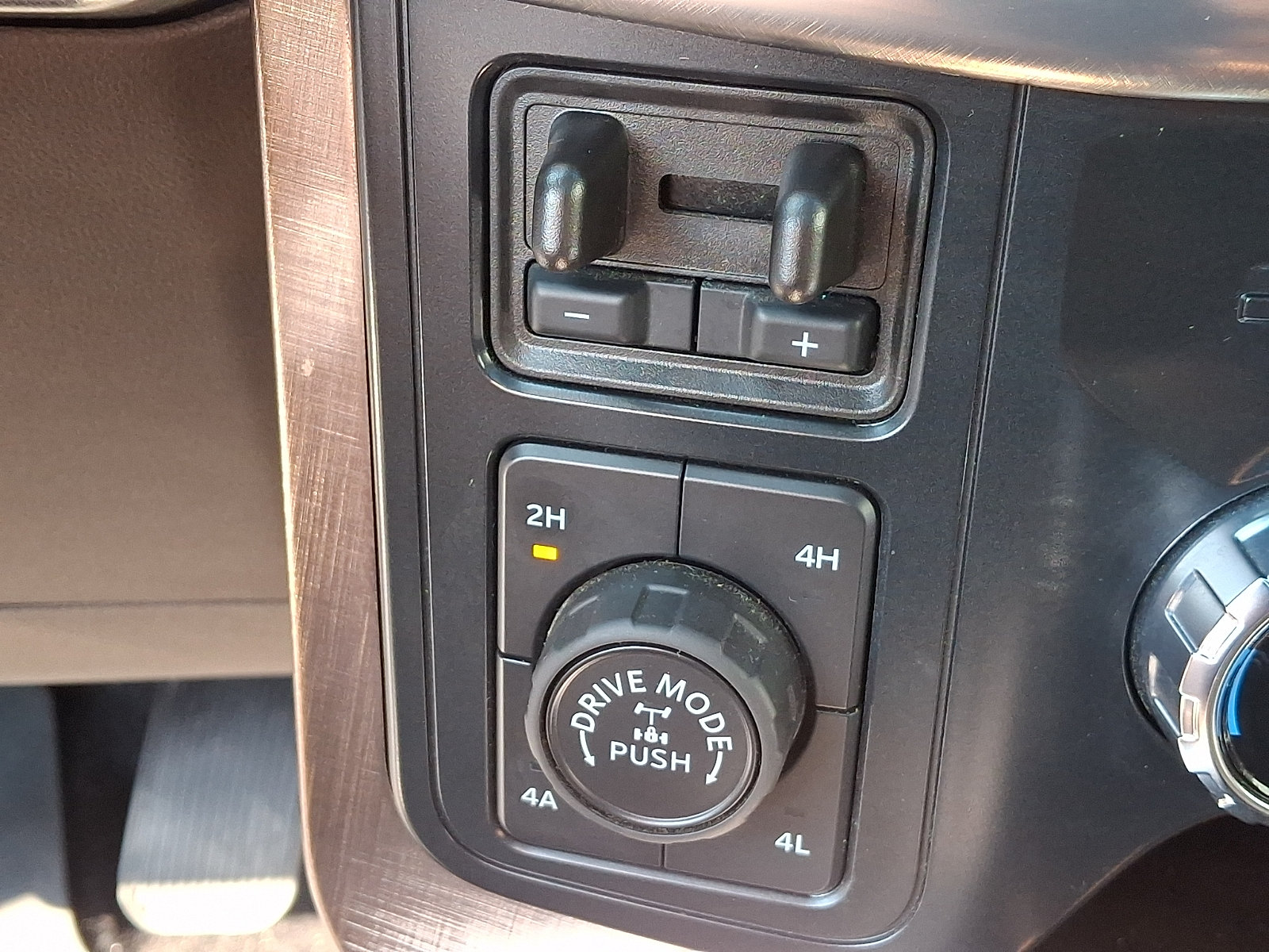 Certified 2025 Ford F150 King Ranch AWD/4WD image 26