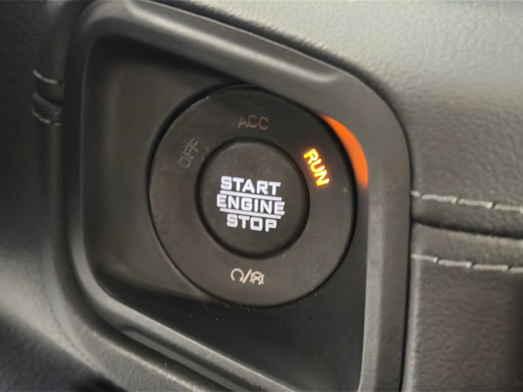 Used 2024 Jeep Wrangler Unlimited Sahara AWD/4WD image 24