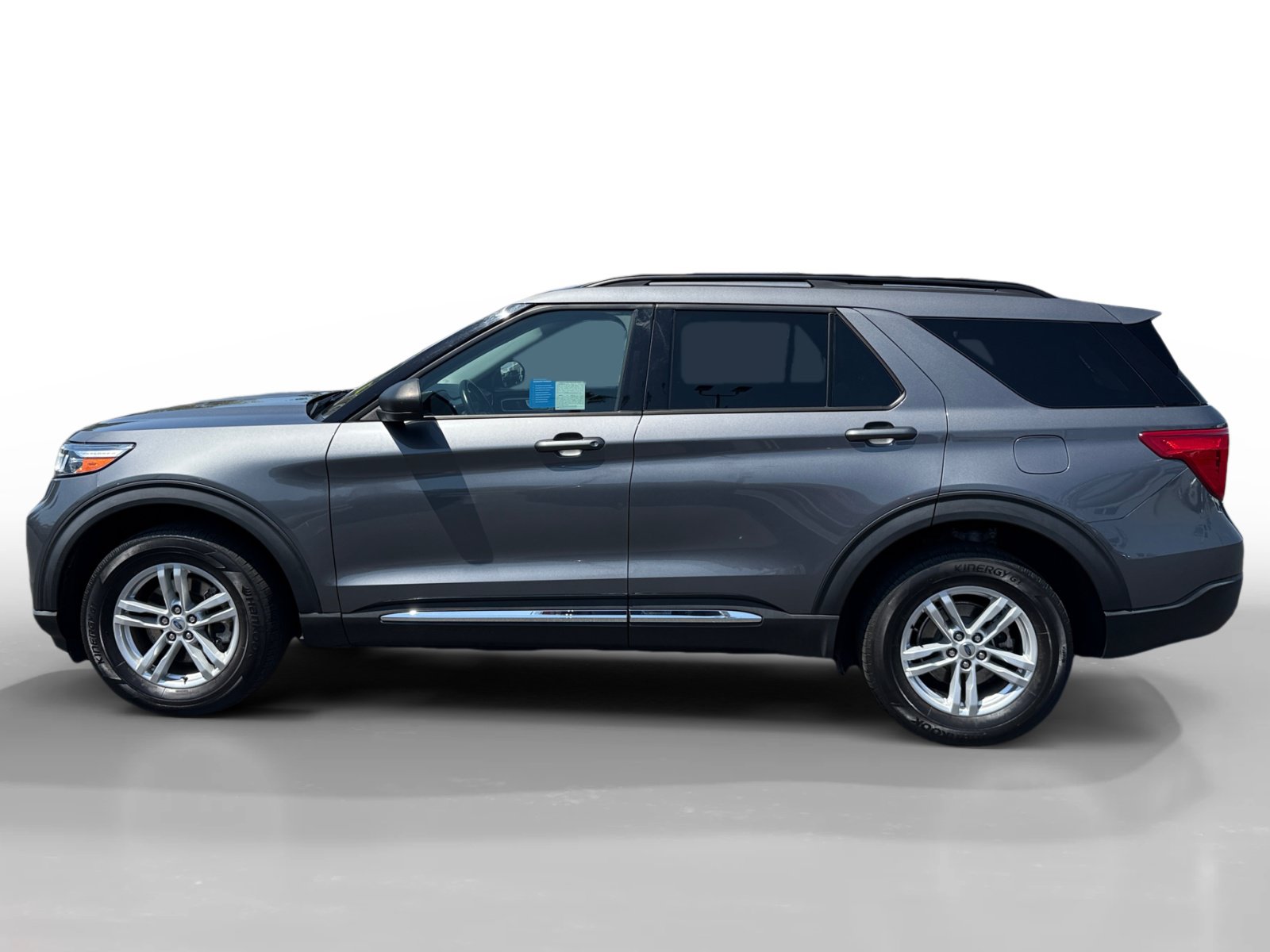 Certified 2022 Ford Explorer XLT w/ Equipment Group 202A AWD/4WD image 2