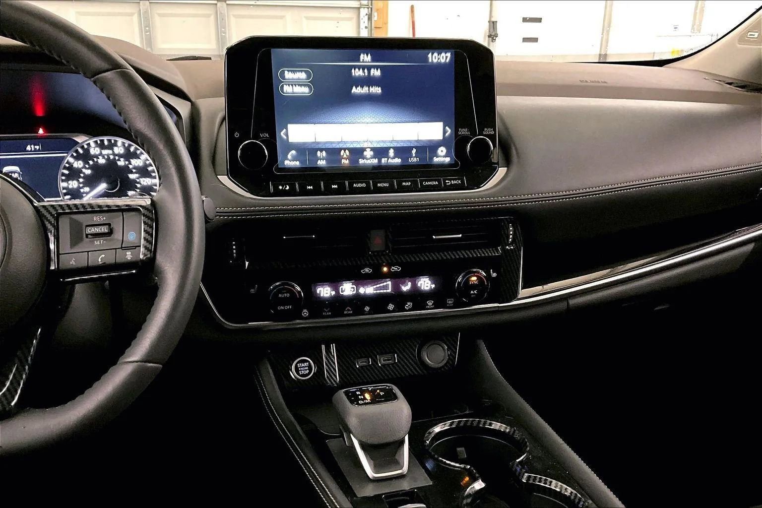 Used 2023 Nissan Rogue SL w/ SL Premium Package image 6