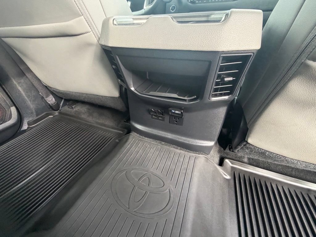 Used 2024 Toyota Tundra Limited AWD/4WD image 45