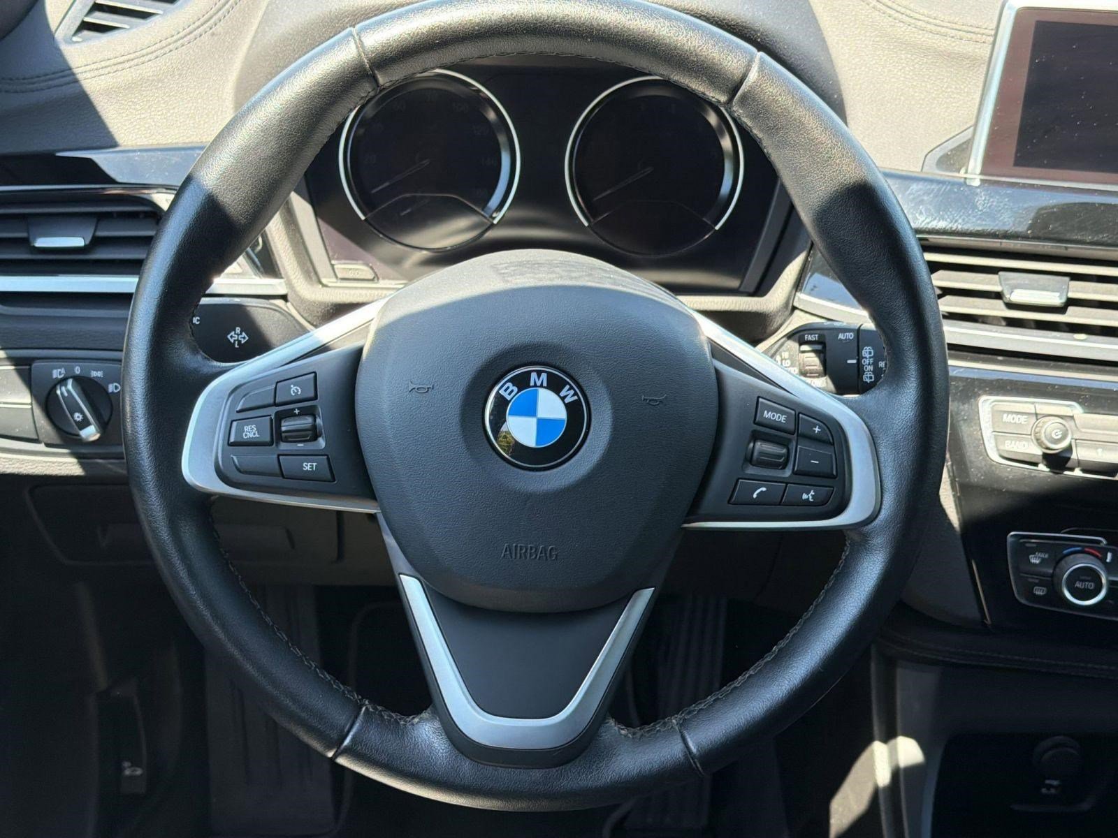 Used 2022 BMW X1 xDrive28i w/ Convenience Package AWD/4WD image 16
