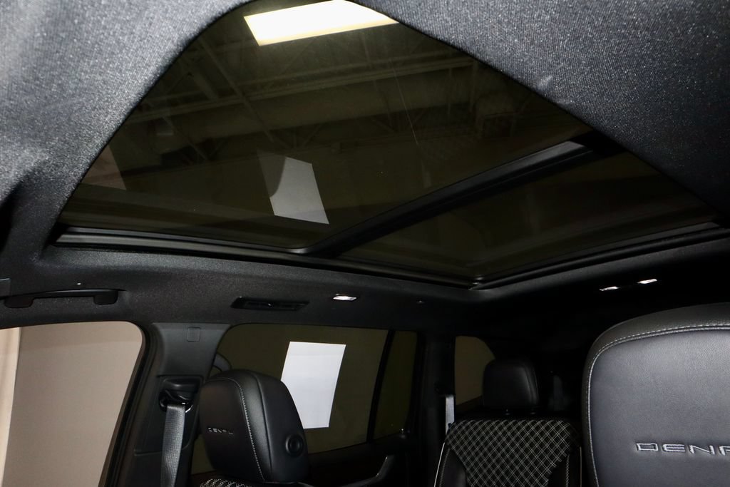 Used 2024 GMC Acadia Denali w/ LPO, Floor Liner Package FWD image 28