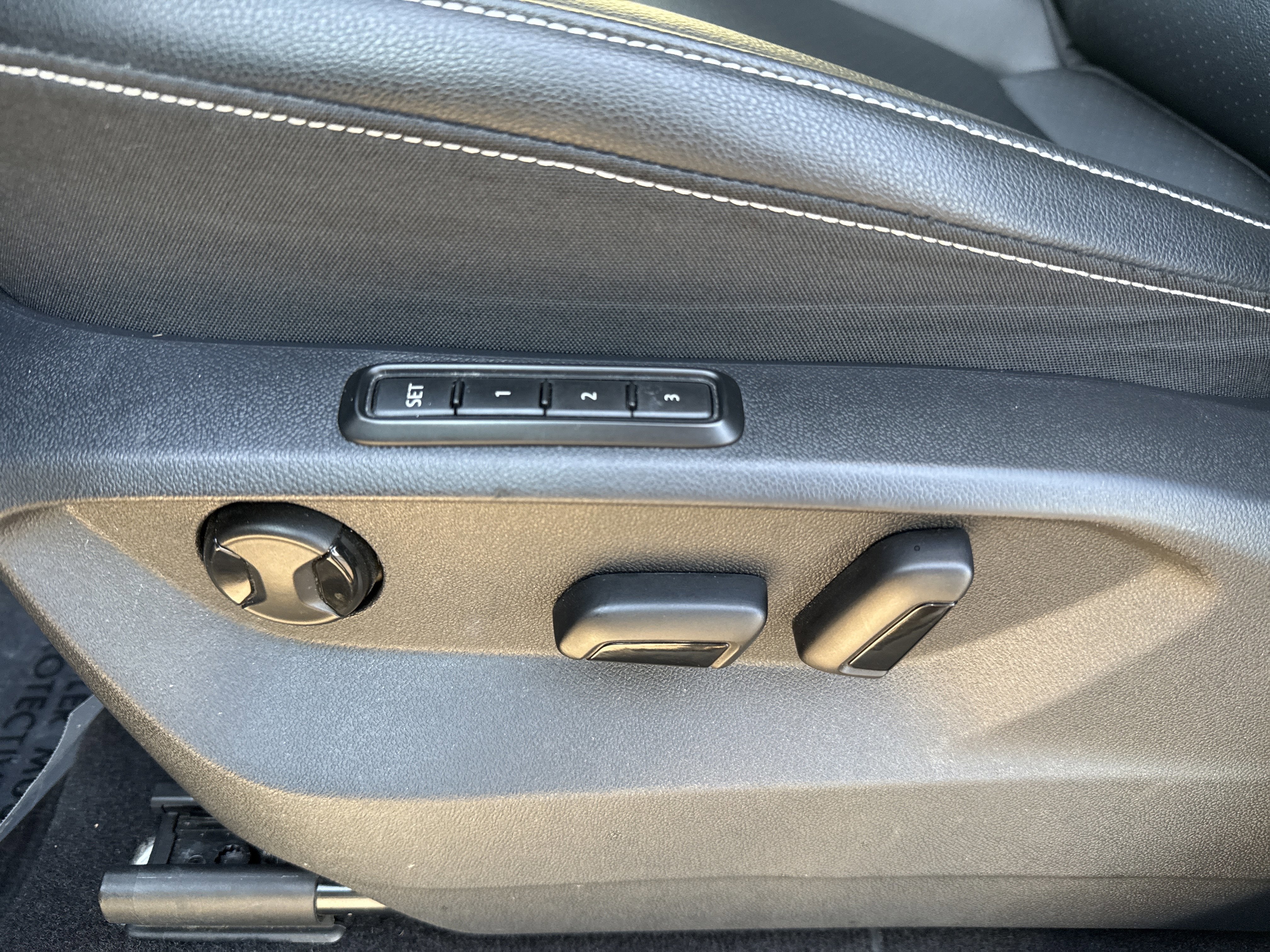 Used 2020 Volkswagen Atlas Cross Sport SEL R-Line image 13