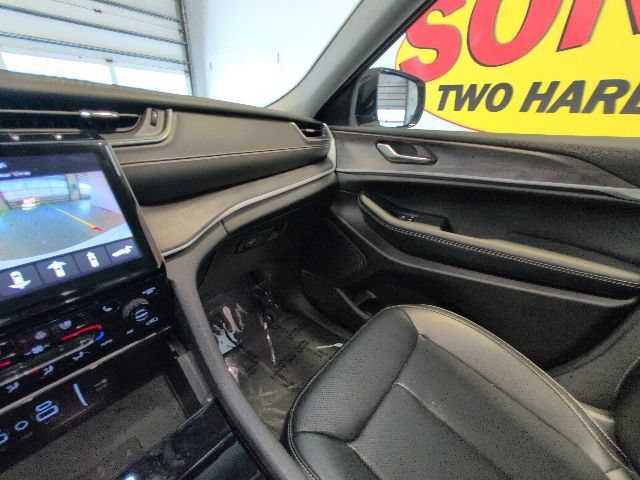 Used 2023 Jeep Grand Cherokee L Limited w/ Luxury Tech Group II AWD/4WD image 27