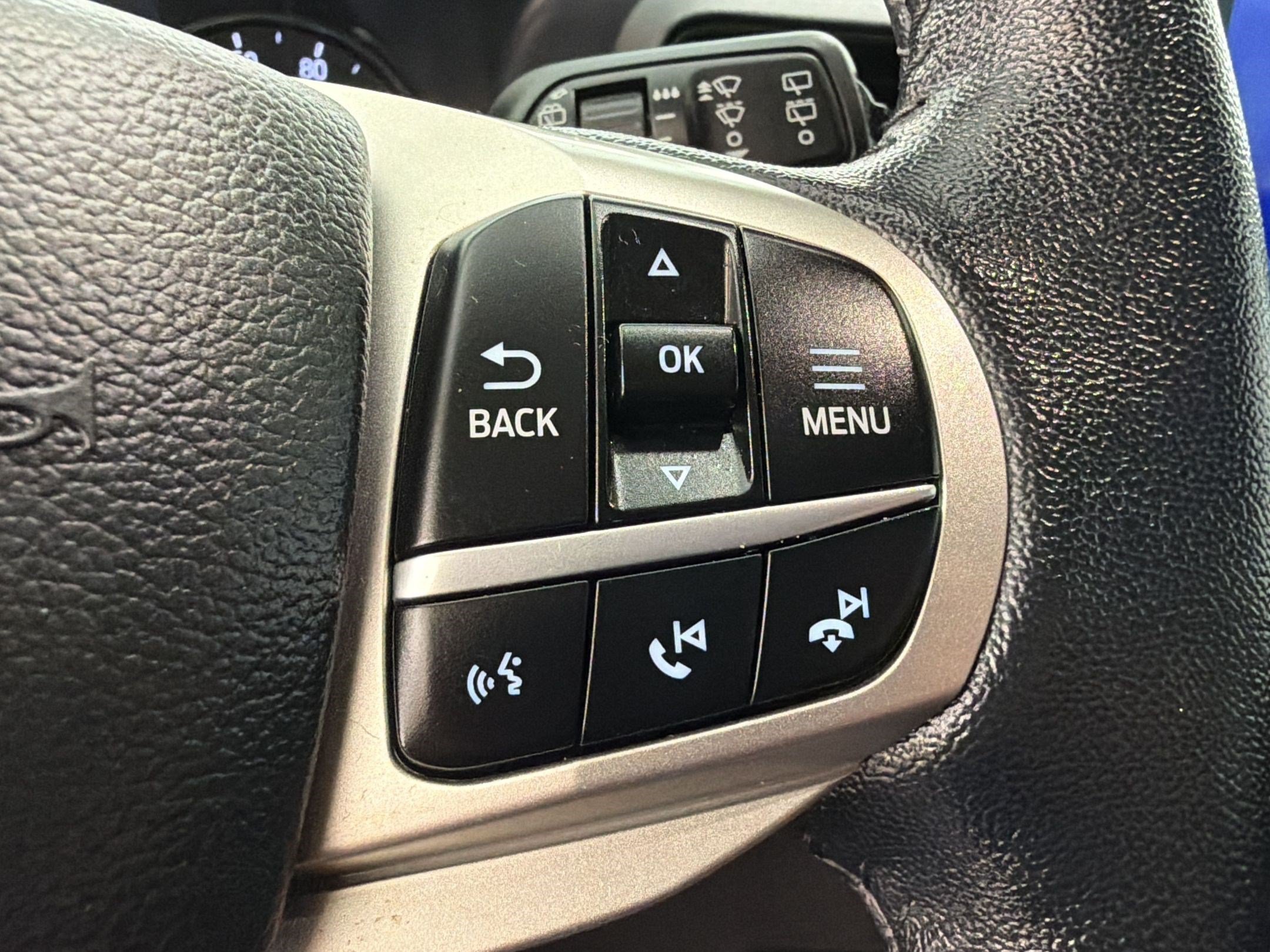 Certified 2022 Ford Explorer XLT RWD image 17