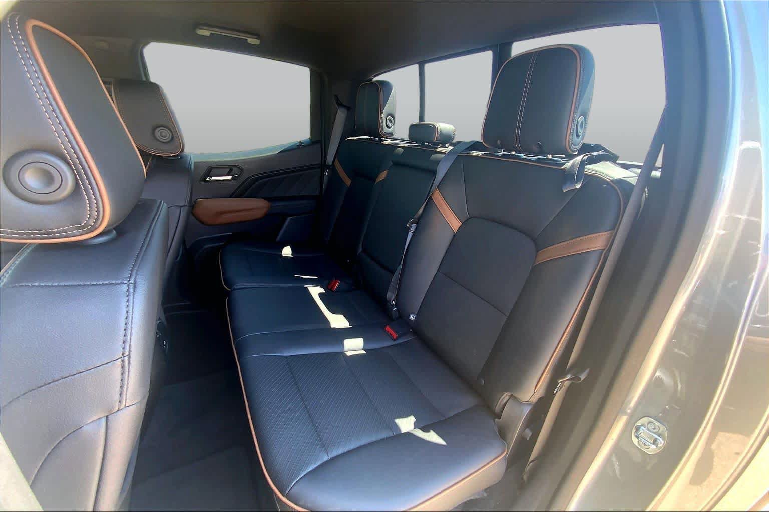 Used 2023 GMC Canyon AT4 w/ AT4 Premium Package AWD/4WD image 21