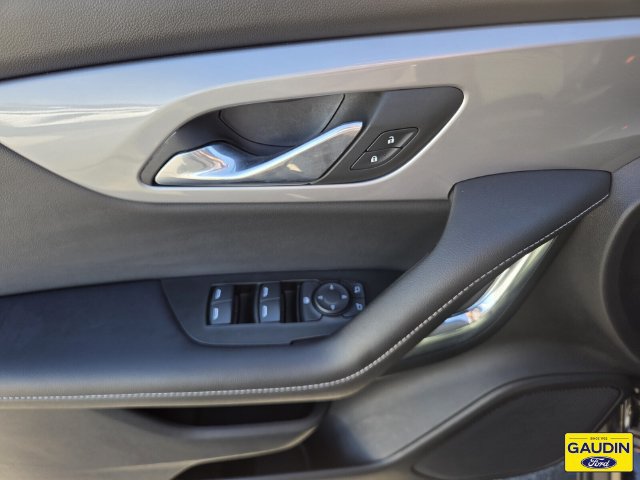 Used 2025 Chevrolet Blazer LT FWD image 18