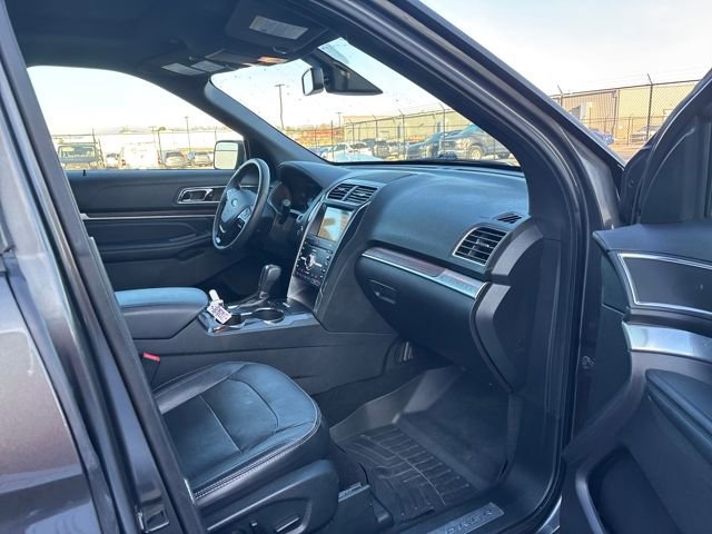 Certified 2019 Ford Explorer Limited w/ Ford Safe & Smart Package image 9