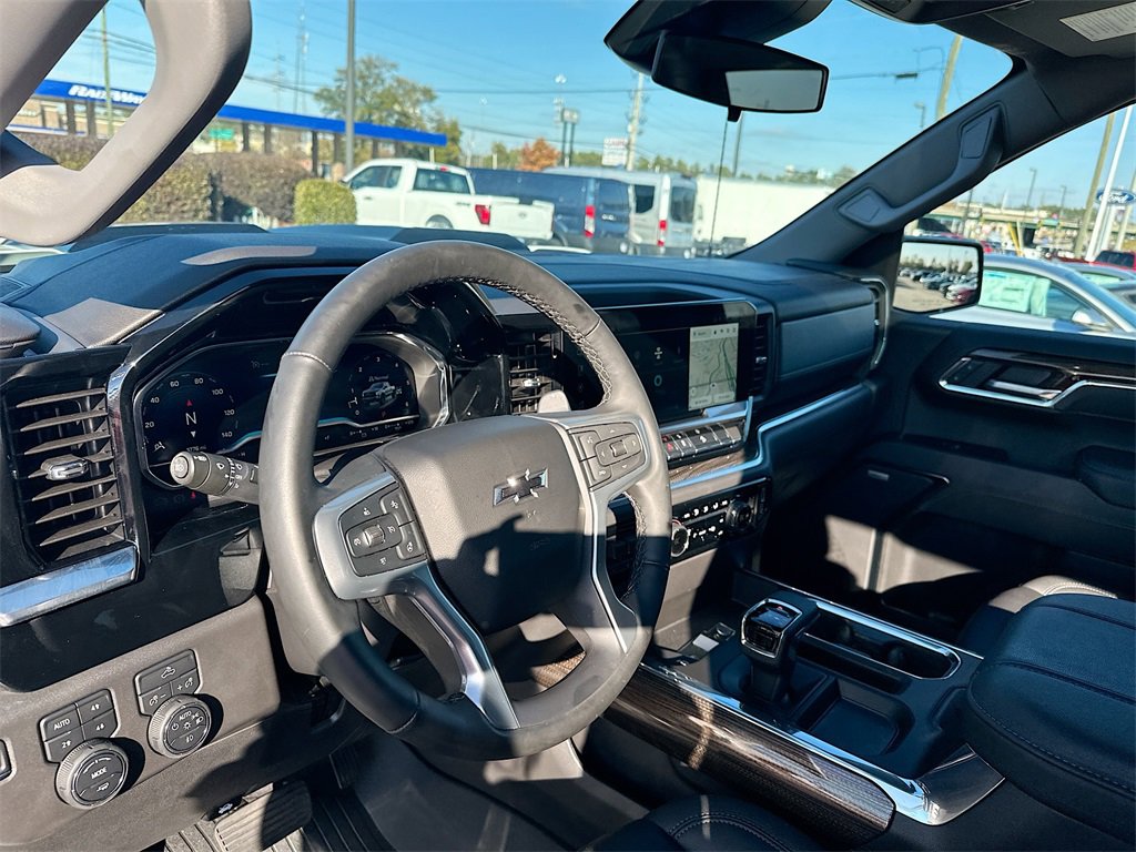 Used 2025 Chevrolet Silverado 1500 LT Trail Boss w/ Convenience Package II image 10