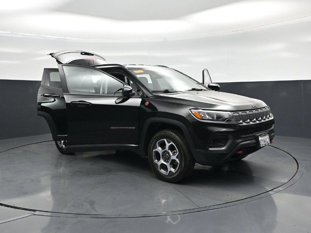 Used 2022 Jeep Compass Trailhawk AWD/4WD image 26