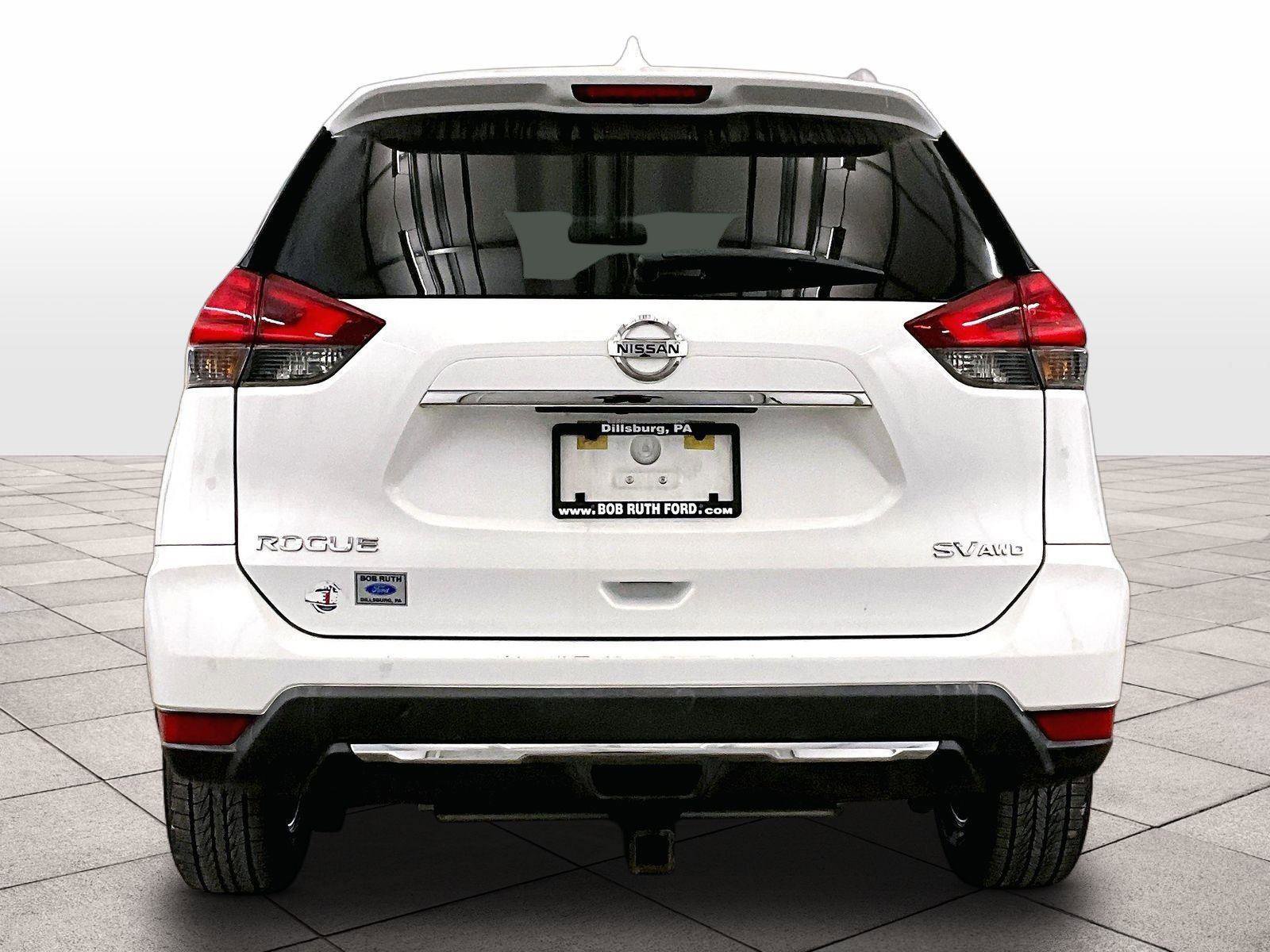 Used 2017 Nissan Rogue SV AWD/4WD image 4