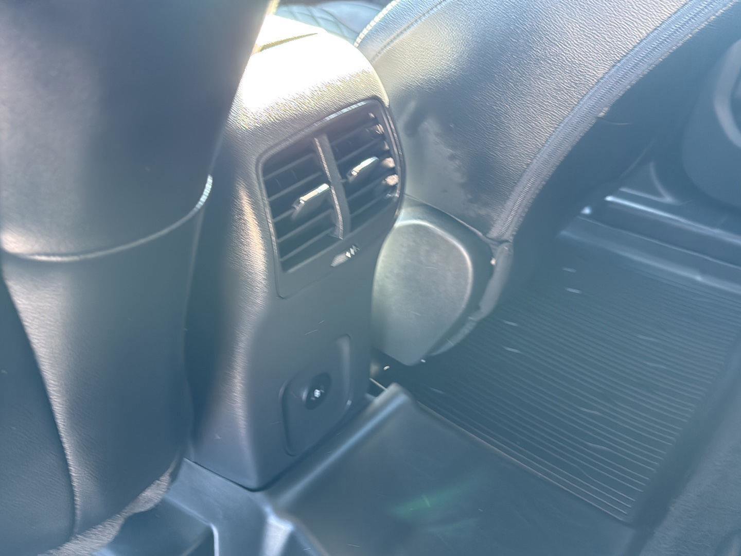 Certified 2023 Ford Escape SE w/ PHEV Premium Package image 31