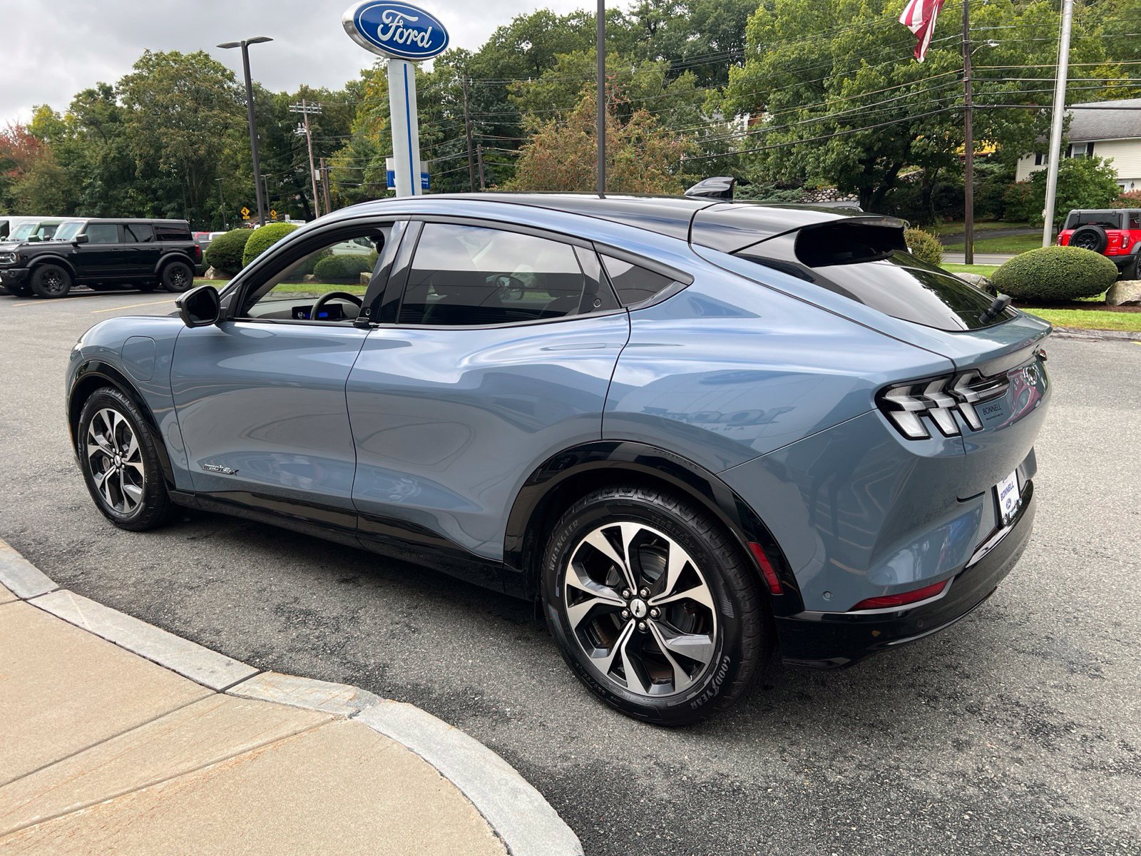 Certified 2023 Ford Mustang Mach-E Premium AWD/4WD image 4
