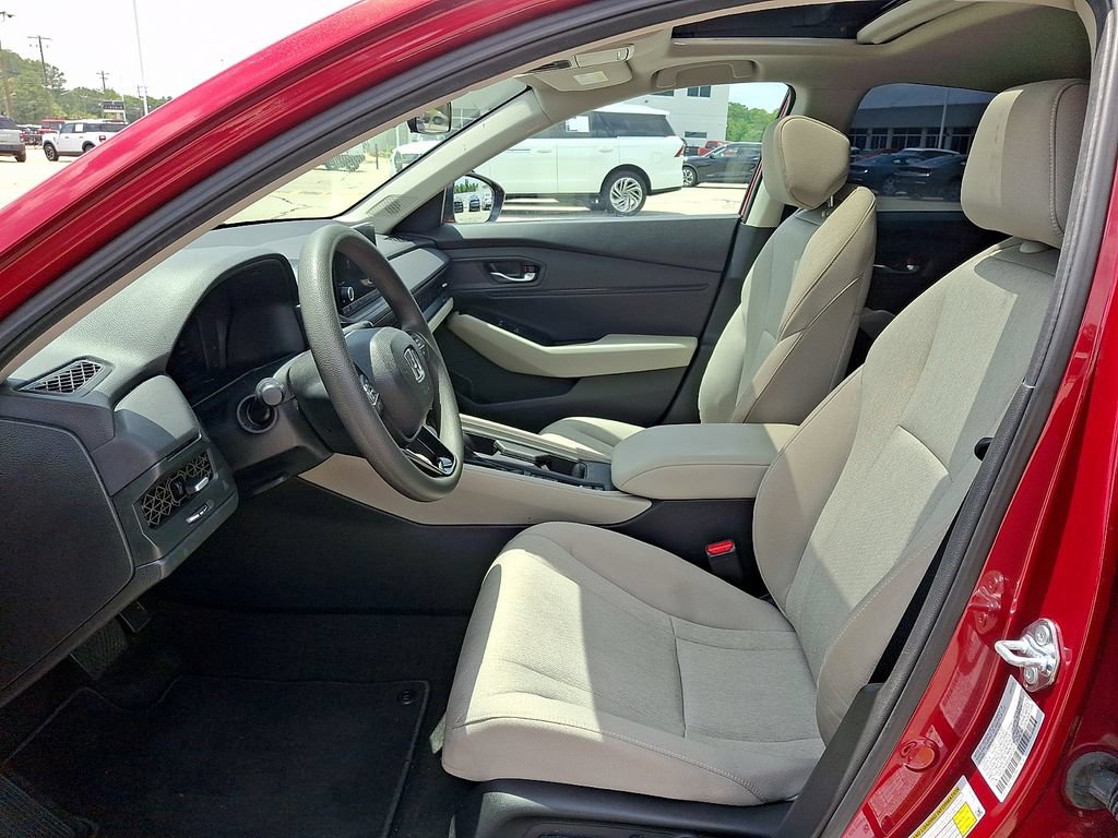 Used 2025 Honda Accord SE image 13