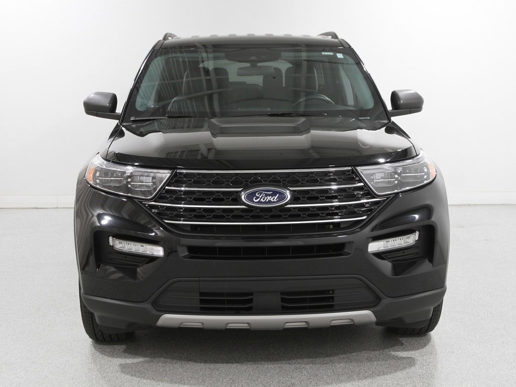 Certified 2022 Ford Explorer XLT w/ Equipment Group 202A image 4