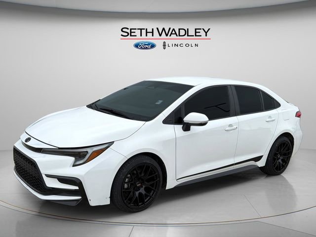 Used 2024 Toyota Corolla SE FWD image 3