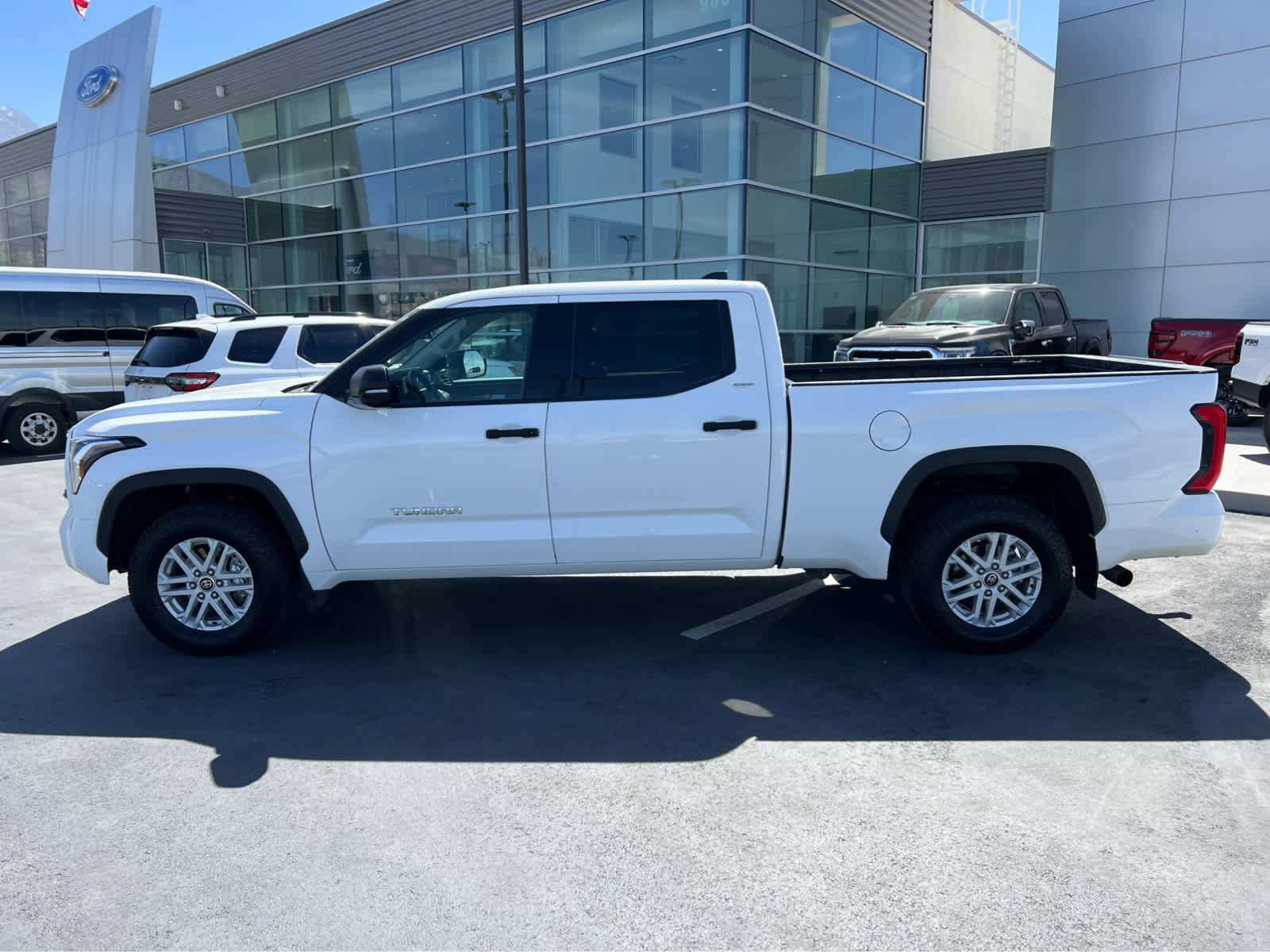 Used 2022 Toyota Tundra SR5 w/ SR5 Convenience Package image 12
