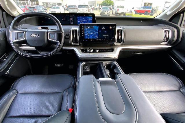 Certified 2025 Ford Expedition Platinum AWD/4WD image 16