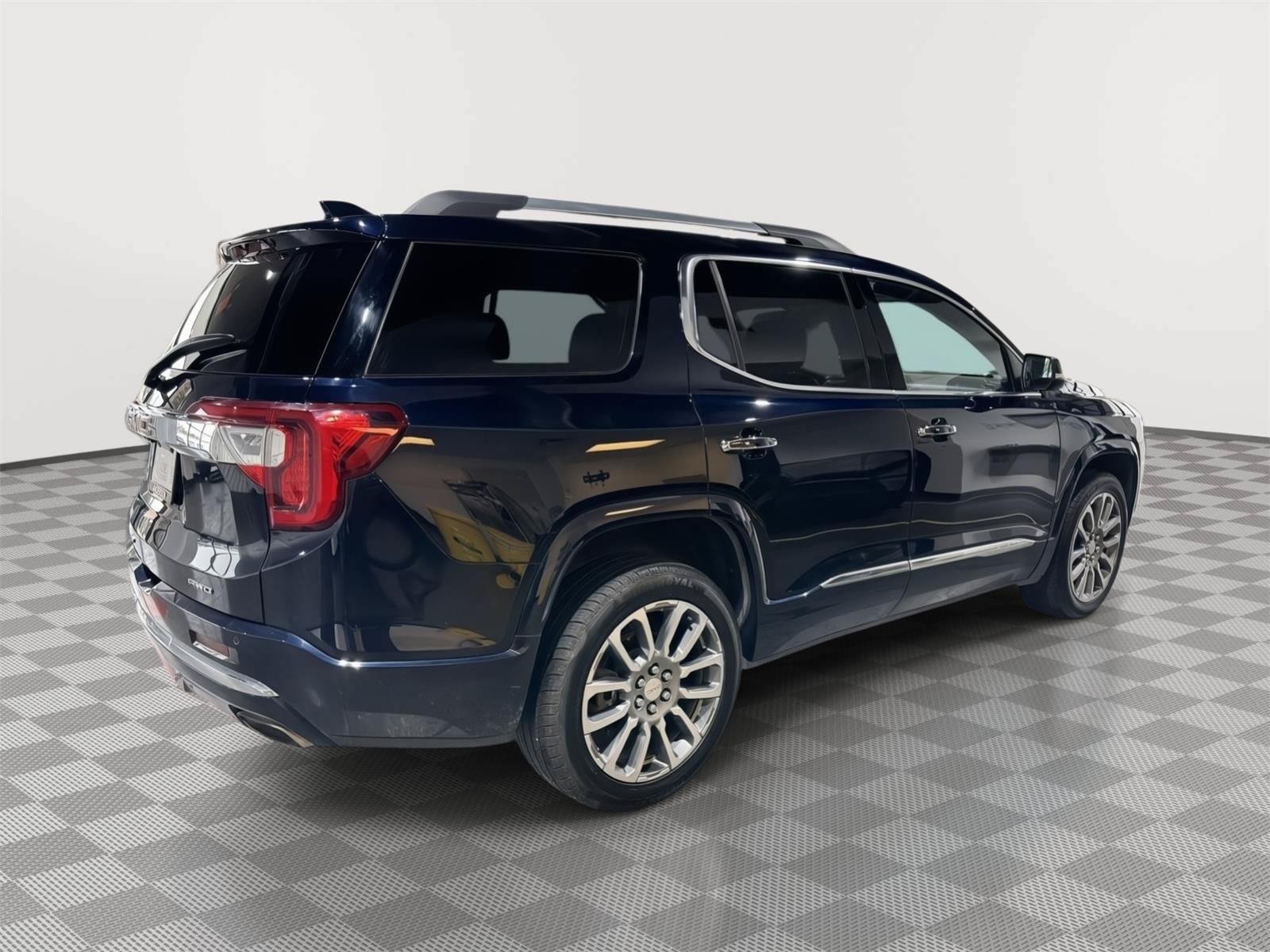 Used 2021 GMC Acadia Denali w/ Denali Technology Package AWD/4WD image 8