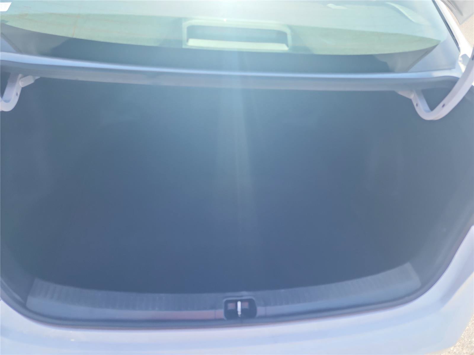 Used 2022 Toyota Corolla LE FWD image 17
