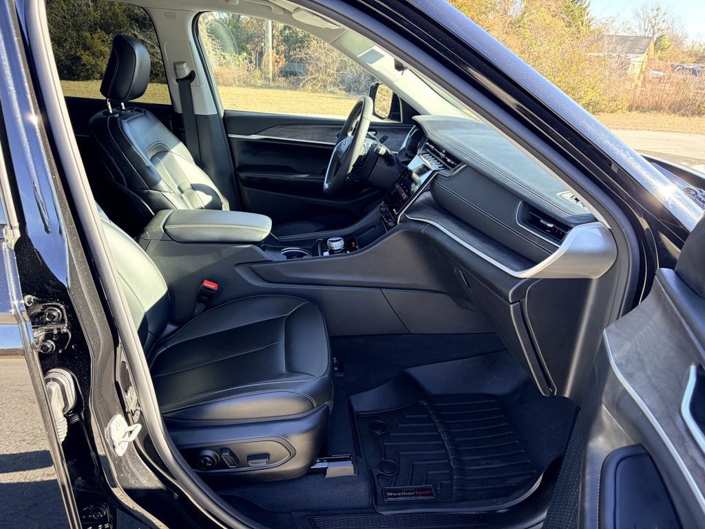 Used 2024 Jeep Grand Cherokee L Limited w/ MOPAR Finishing Package image 23