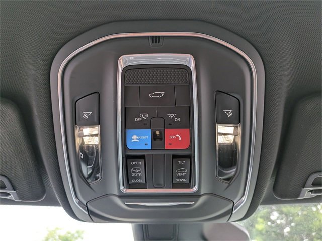 Used 2022 Jeep Grand Cherokee Altitude image 16