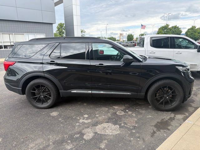 Certified 2024 Ford Explorer XLT AWD/4WD image 2