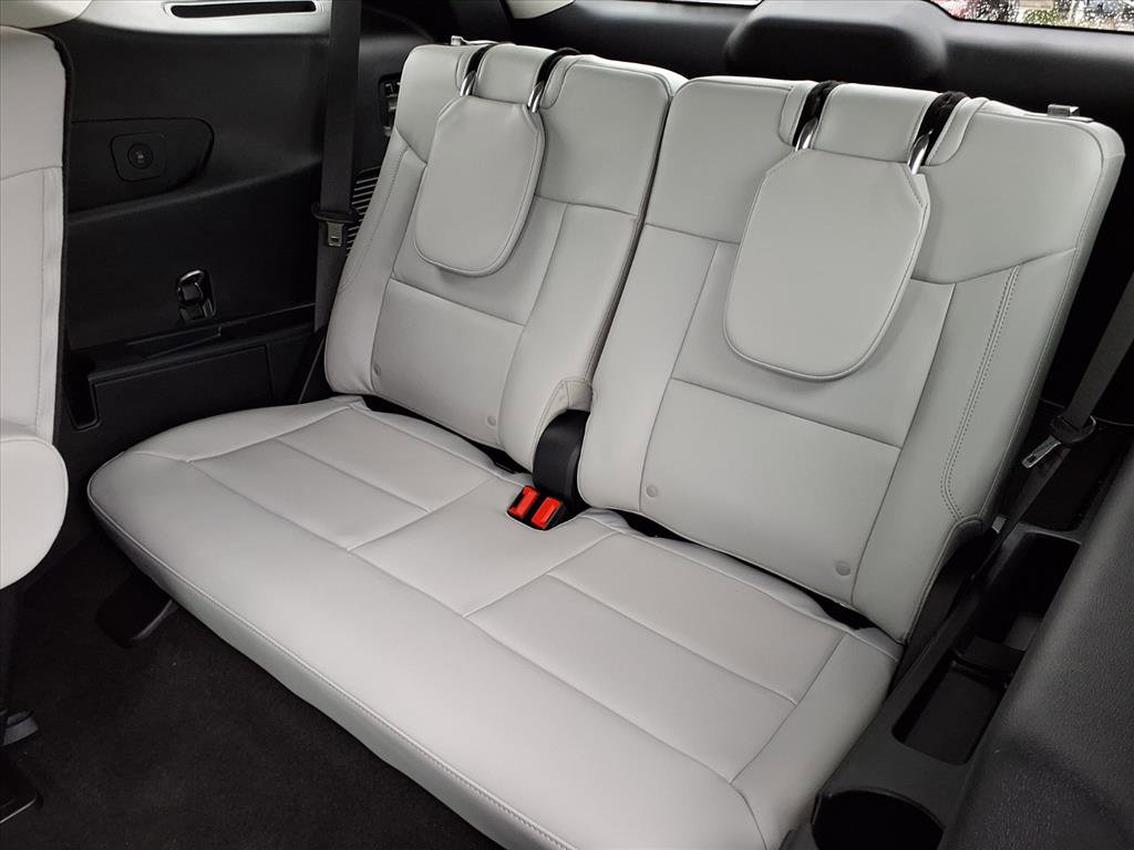 Certified 2025 Ford Explorer Platinum w/ Ultimate Package image 14