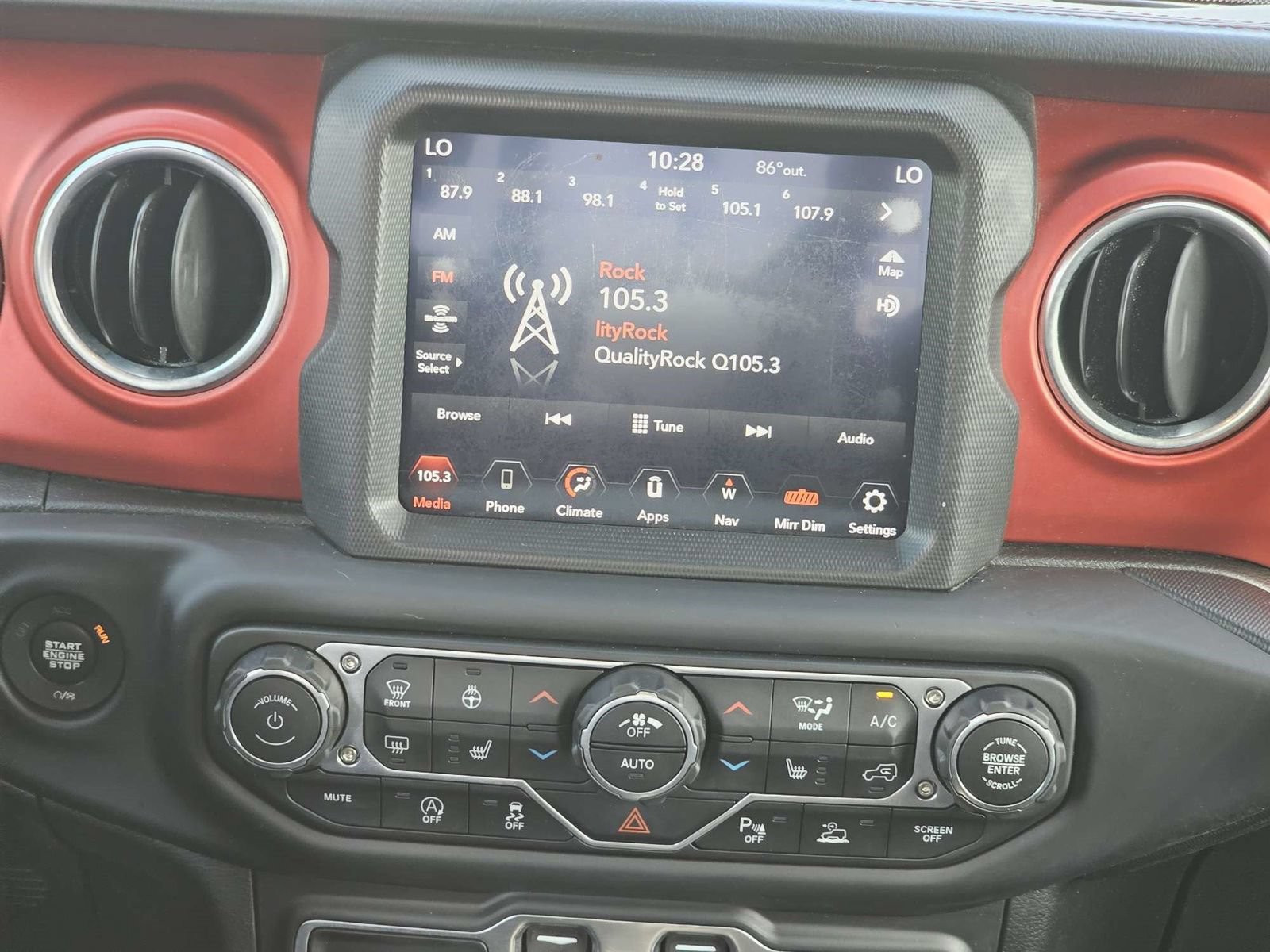 Used 2020 Jeep Gladiator Rubicon AWD/4WD image 18