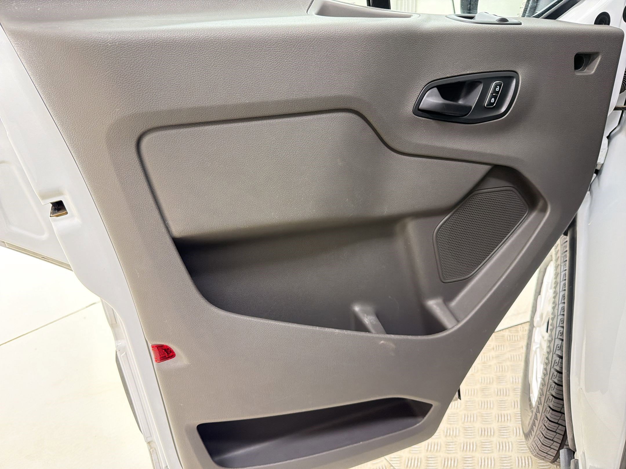 Certified 2024 Ford Transit 350 XLT RWD image 19