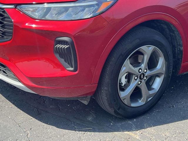 Certified 2024 Ford Escape ST-Line w/ Tech Pack #1 AWD/4WD image 9