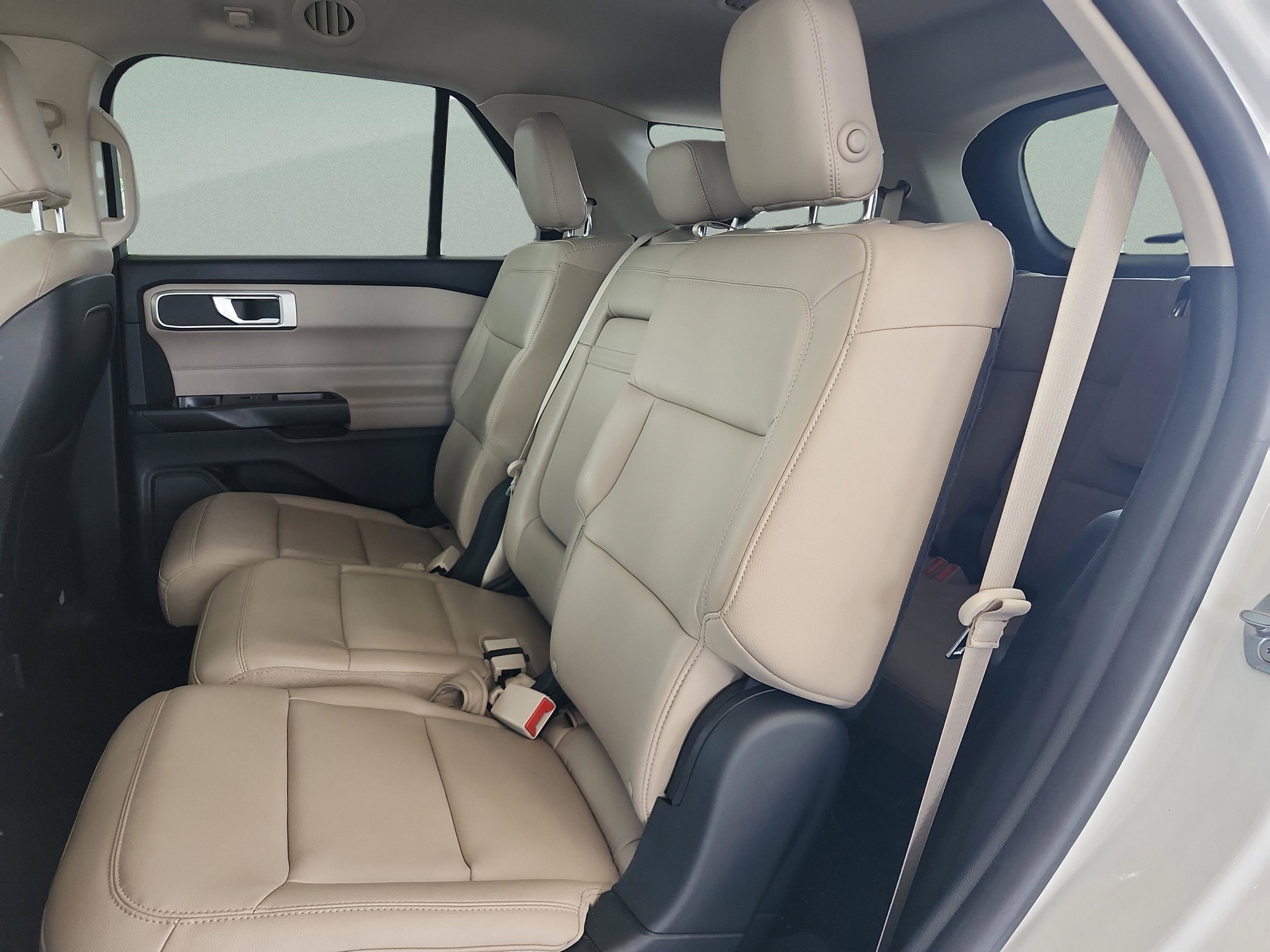 Certified 2020 Ford Explorer XLT w/ Equipment Group 202A RWD image 16