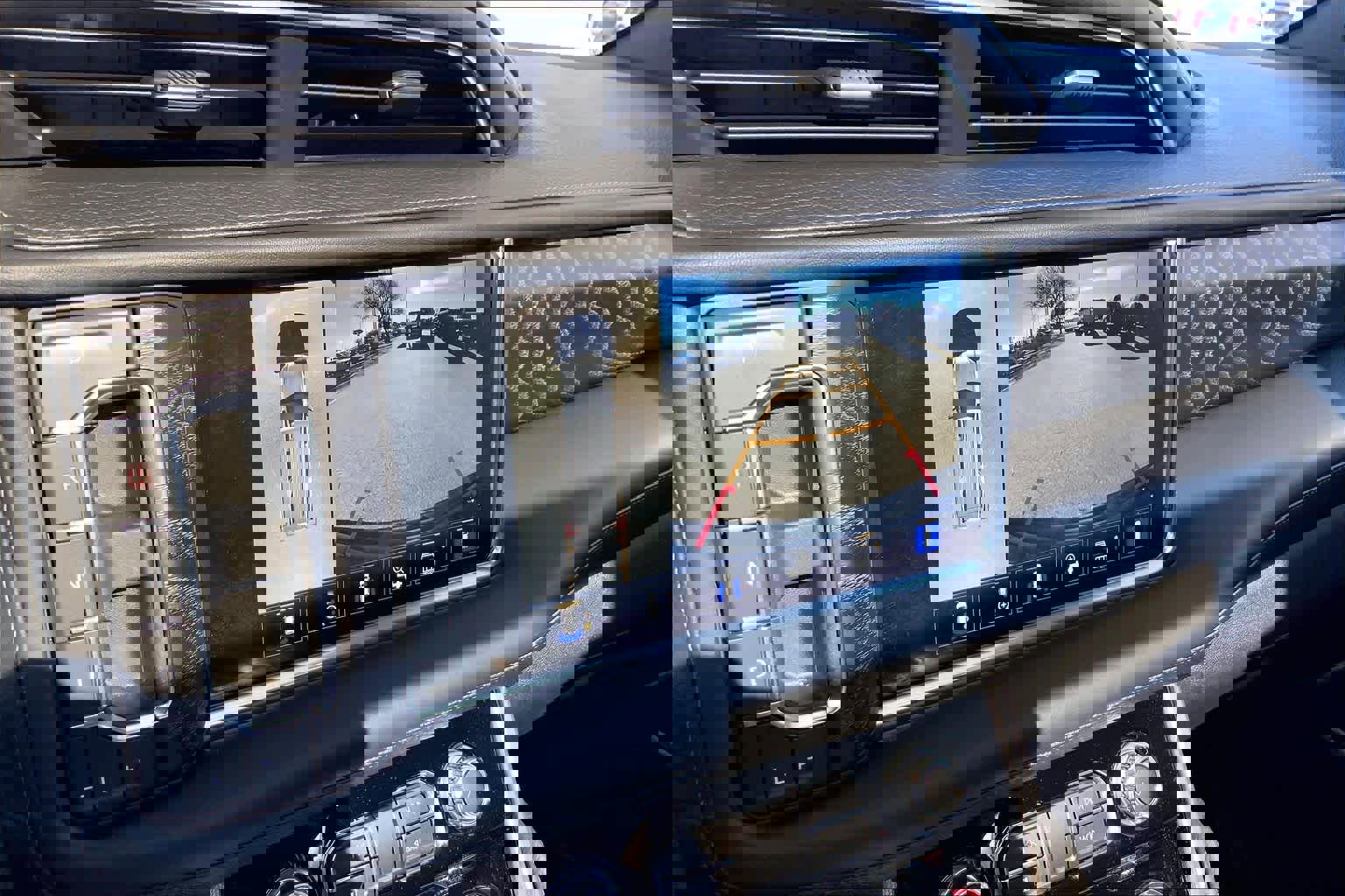 Used 2022 GMC Yukon Denali image 27