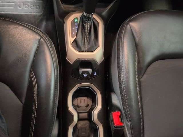 Used 2017 Jeep Renegade Trailhawk image 25