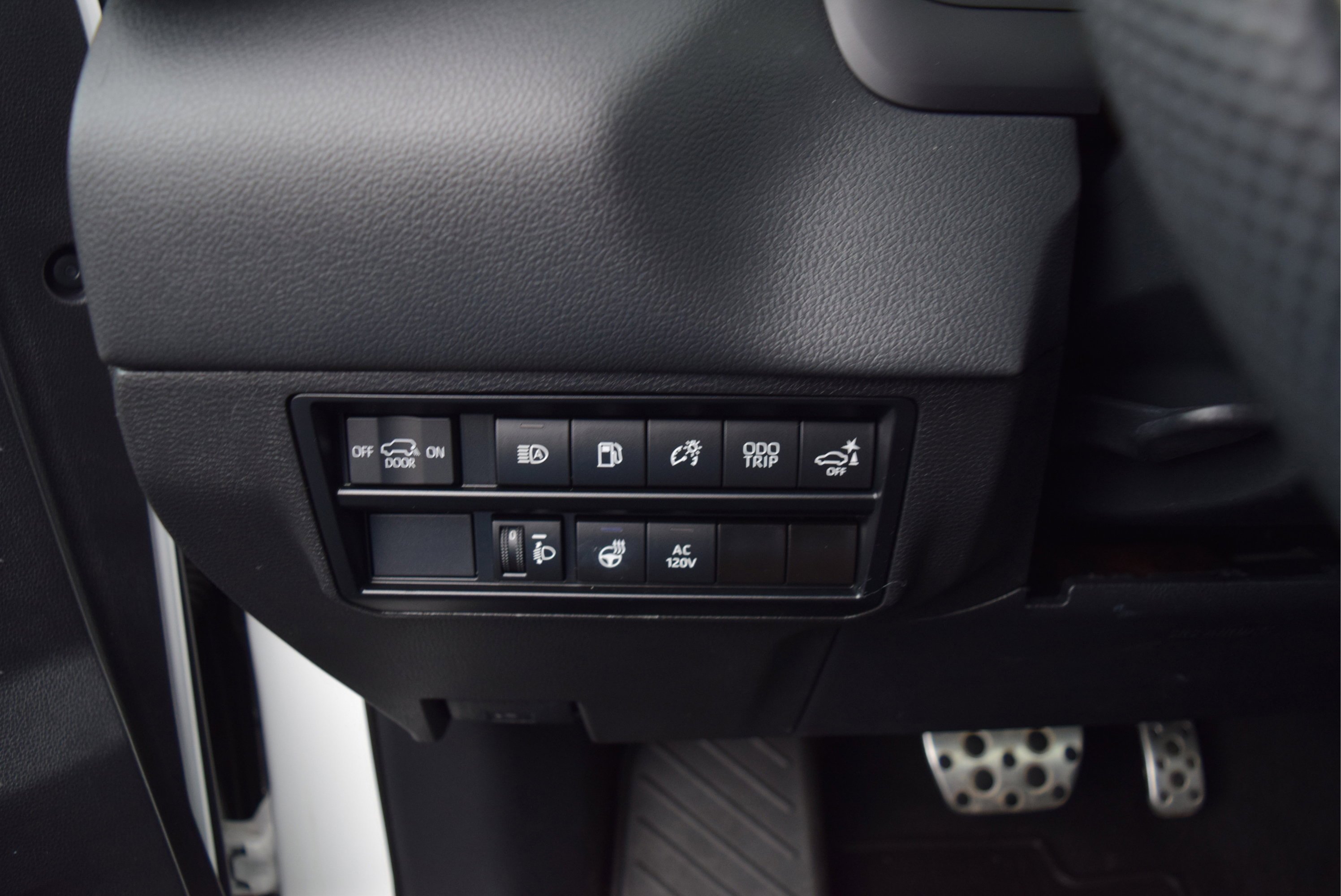 Used 2023 Toyota Sequoia Limited w/ TRD Off-Road Package AWD/4WD image 16