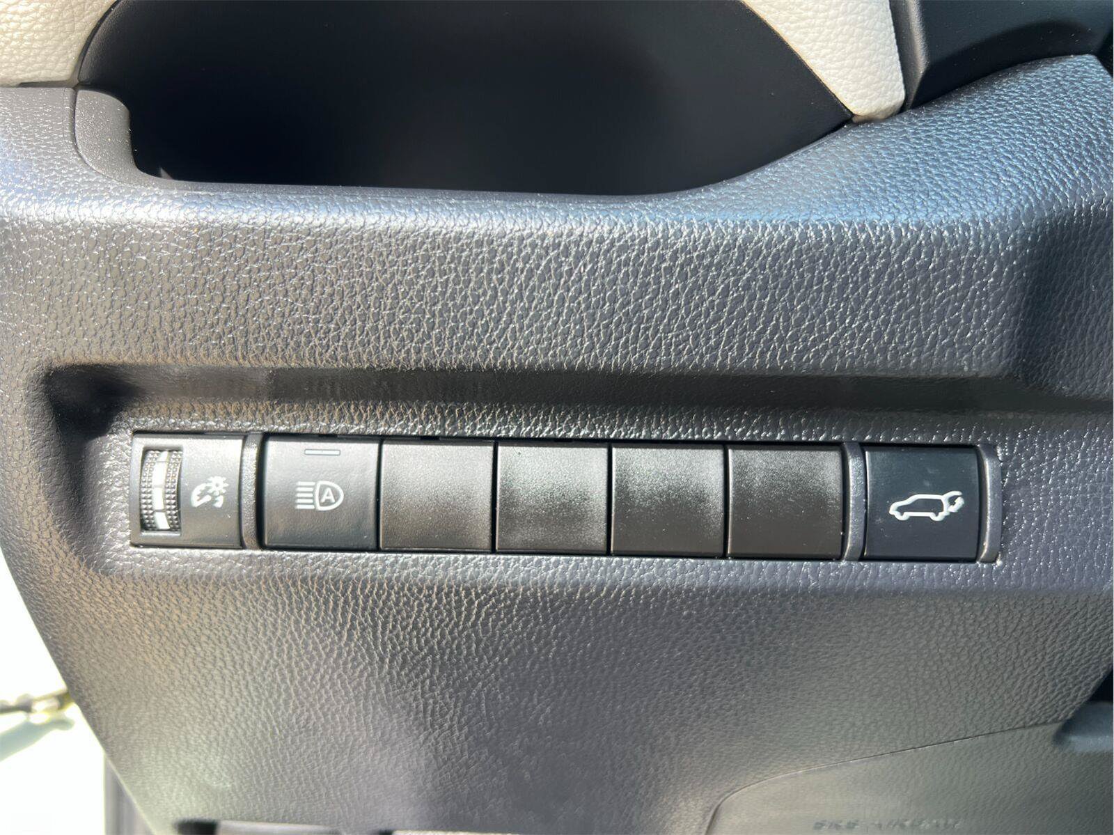 Used 2023 Toyota RAV4 XLE Premium FWD image 40