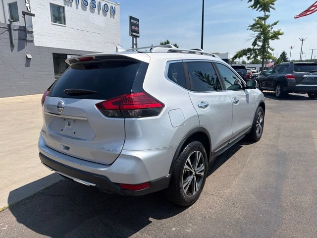 Used 2017 Nissan Rogue SL w/ SL Premium Package AWD/4WD image 7