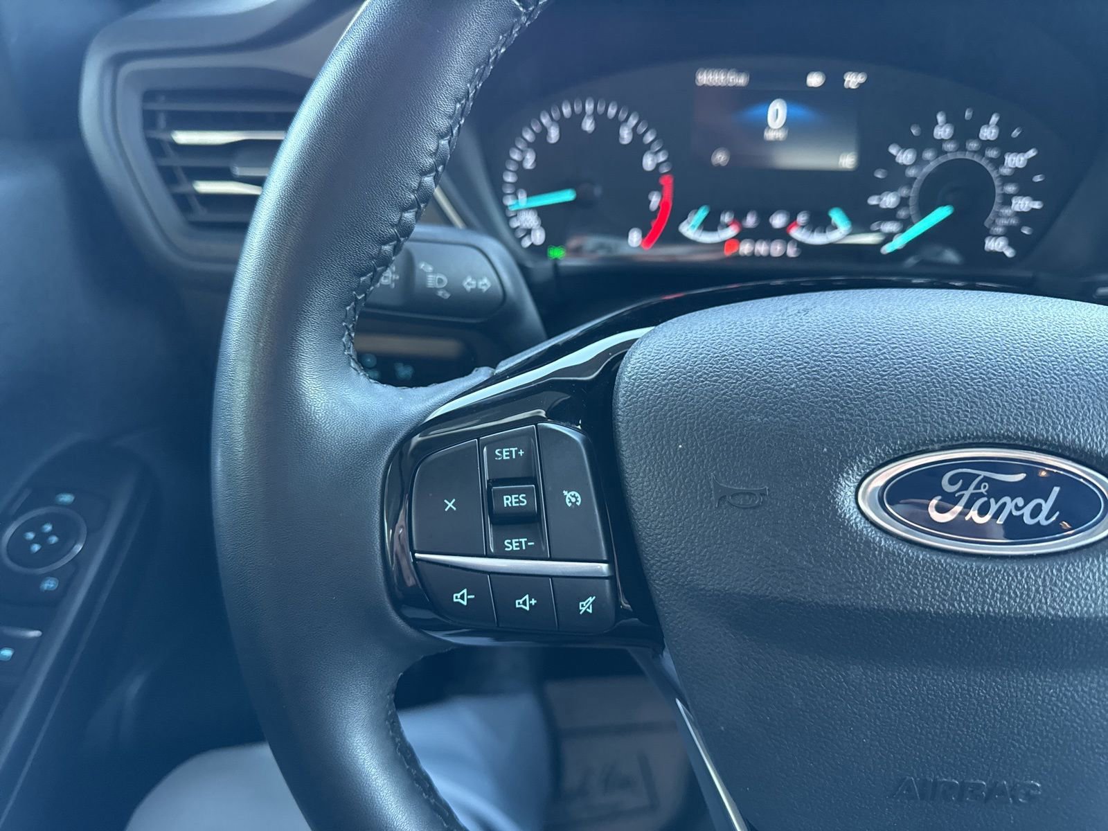 Certified 2022 Ford Escape SEL image 29