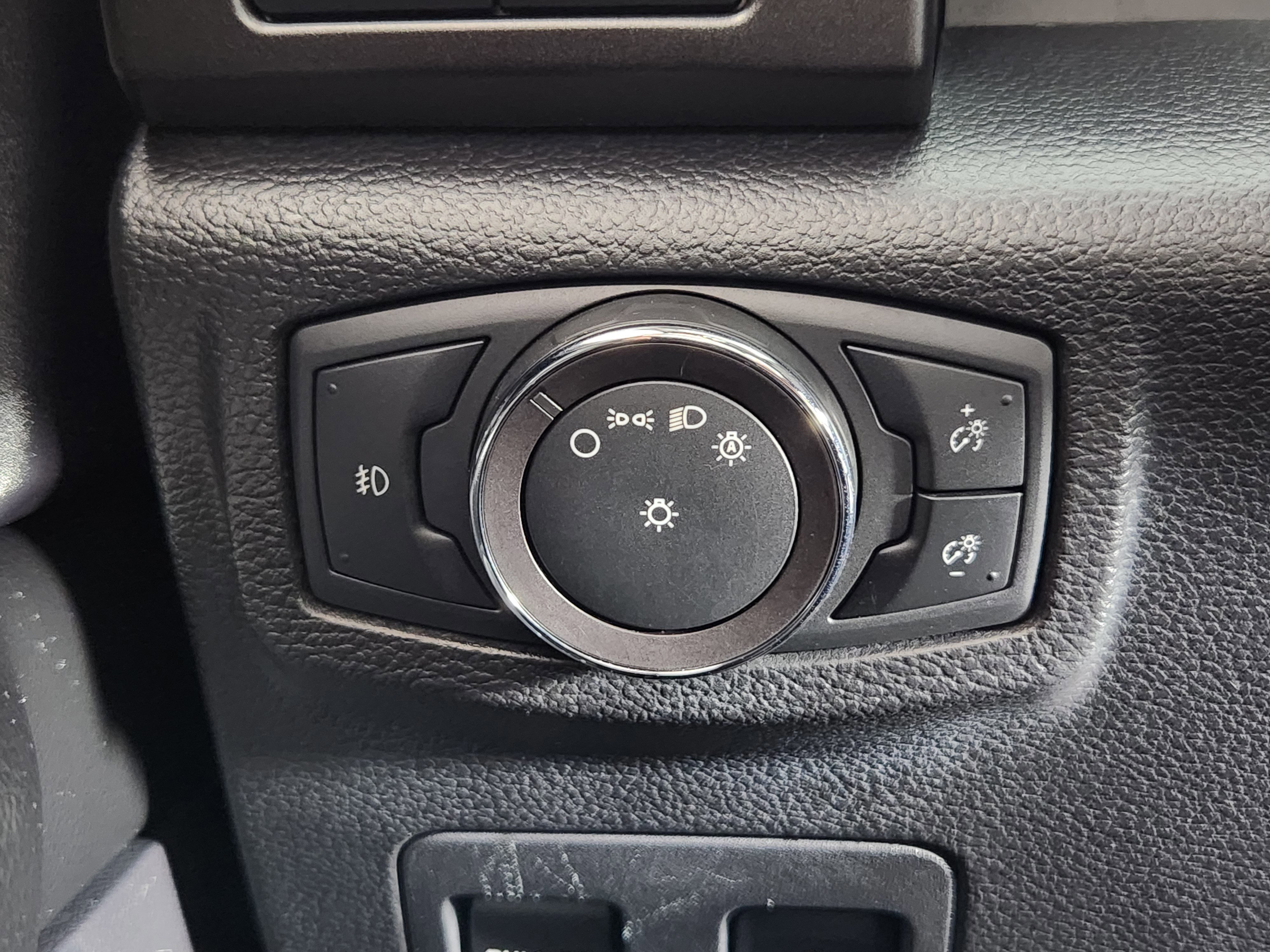 Certified 2019 Ford Expedition Limited w/ Equipment Group 303A image 27